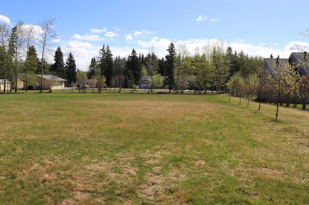 1882 63 Street Edson AB T7E 1S5