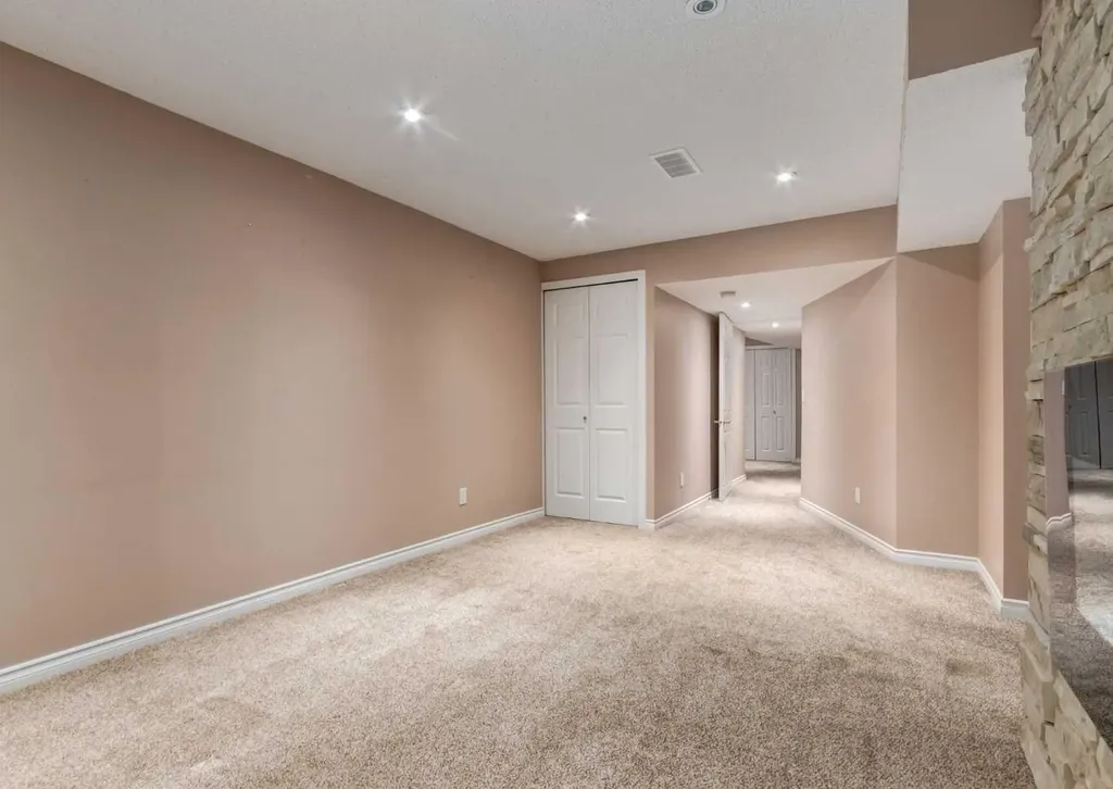 119 Prominence Heights SW Calgary AB T3H2Z6