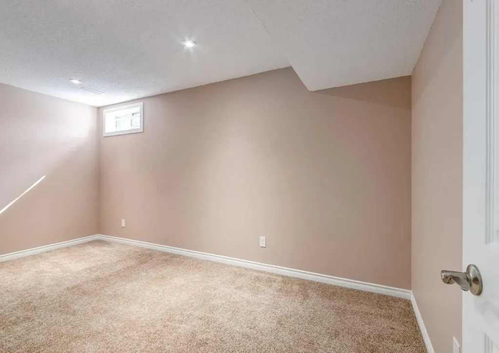 119 Prominence Heights SW Calgary AB T3H2Z6