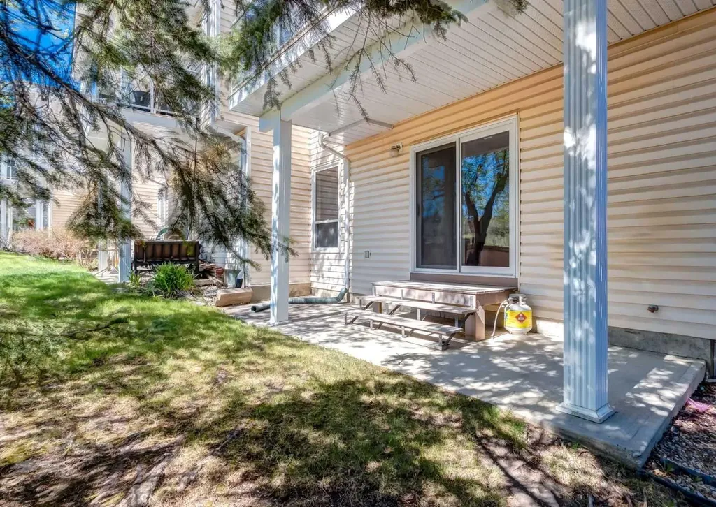 119 Prominence Heights SW Calgary AB T3H2Z6