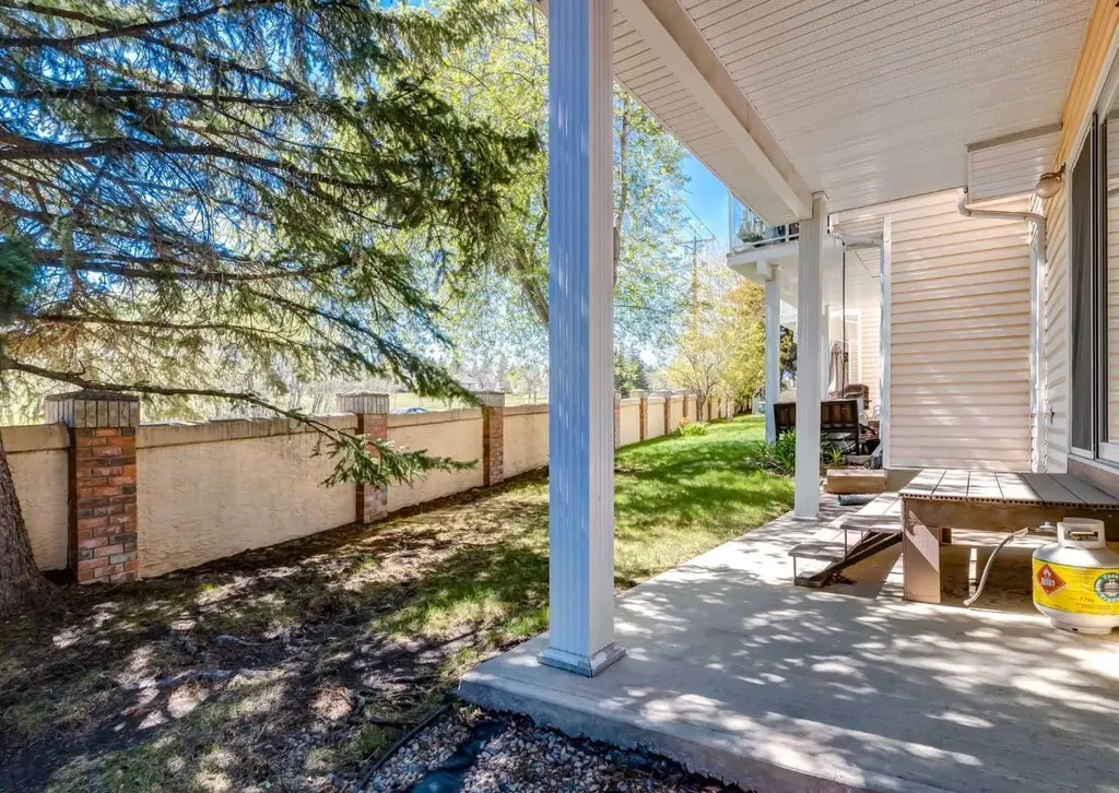119 Prominence Heights SW Calgary AB T3H2Z6