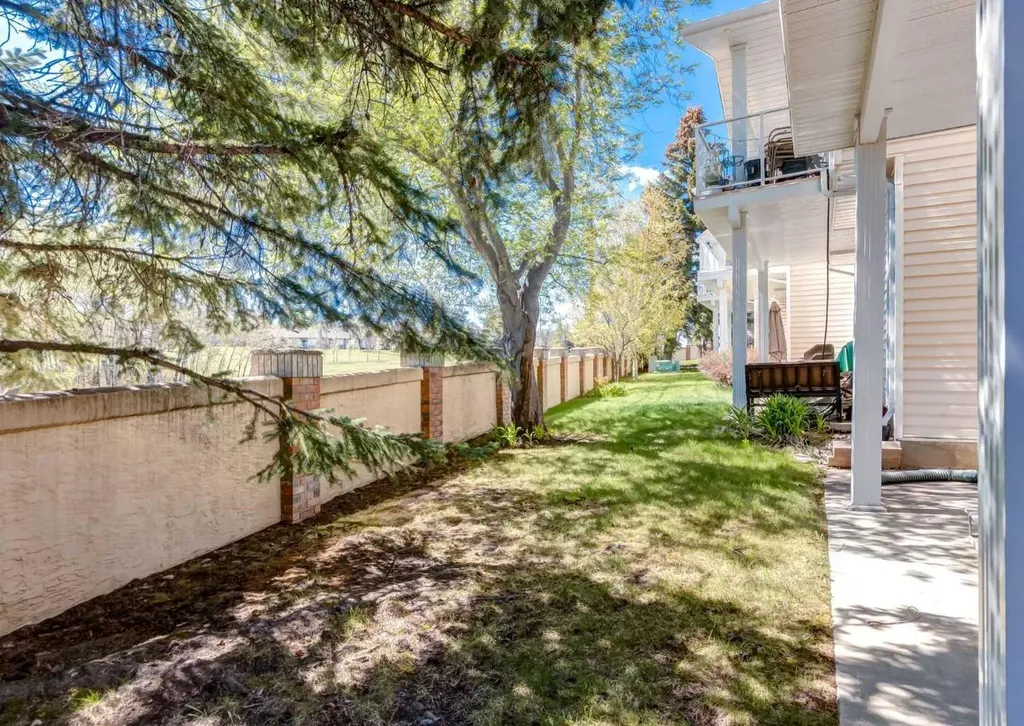 119 Prominence Heights SW Calgary AB T3H2Z6