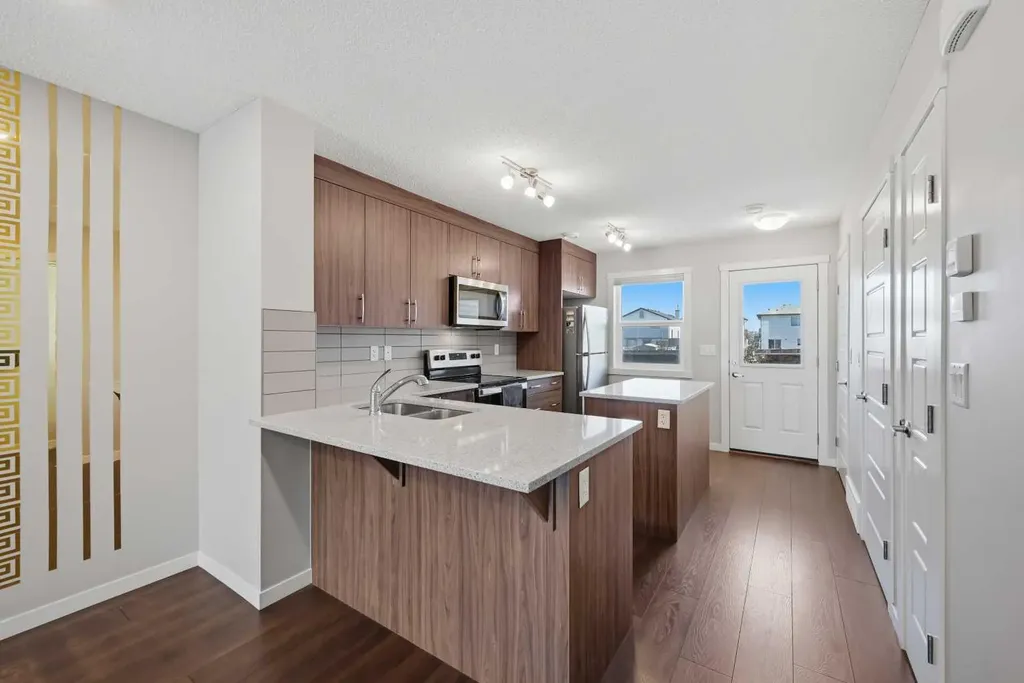 7451 Falconridge Boulevard NE Calgary AB T3J0Z8