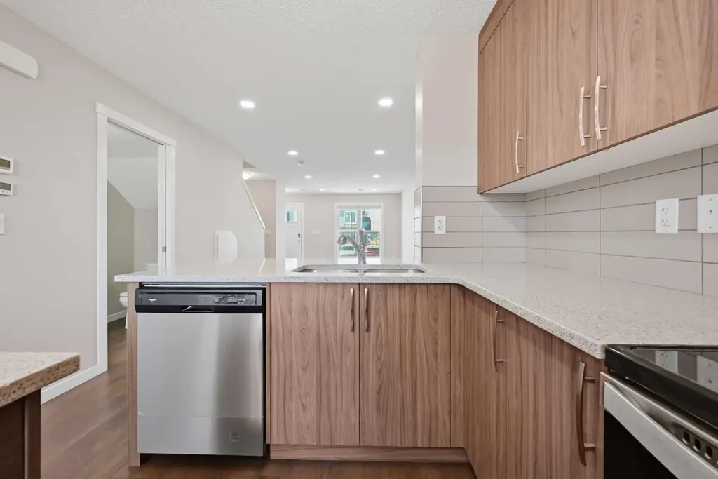 7451 Falconridge Boulevard NE Calgary AB T3J0Z8