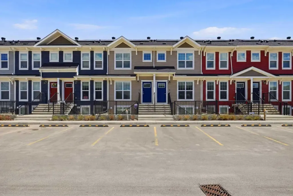 7451 Falconridge Boulevard NE Calgary AB T3J0Z8