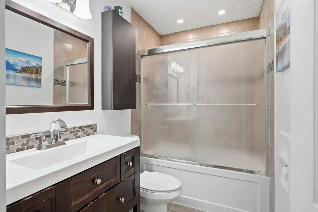 108 Doverglen Crescent SE Calgary AB T2B 2P6