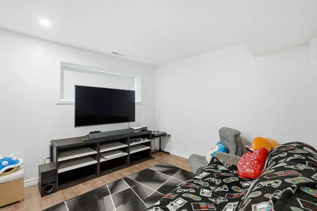 108 Doverglen Crescent SE Calgary AB T2B 2P6