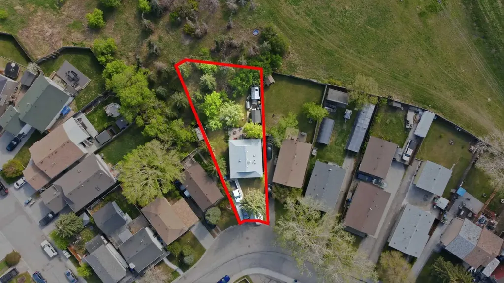 108 Doverglen Crescent SE Calgary AB T2B 2P6