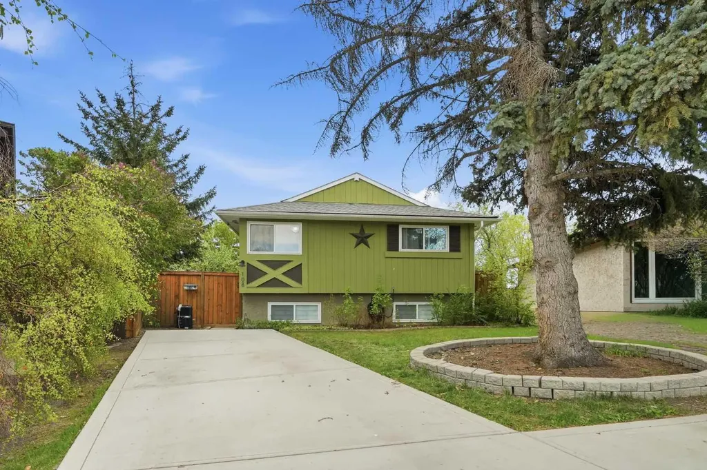 108 Doverglen Crescent SE Calgary AB T2B 2P6