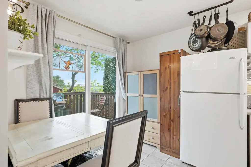 108 Doverglen Crescent SE Calgary AB T2B 2P6