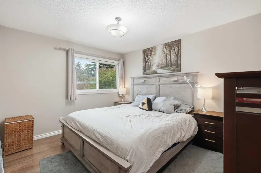 108 Doverglen Crescent SE Calgary AB T2B 2P6