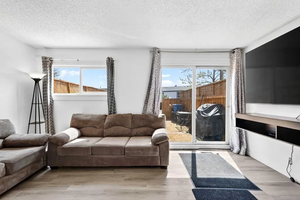 5615 1 Avenue SE Calgary AB T2A 5Z6