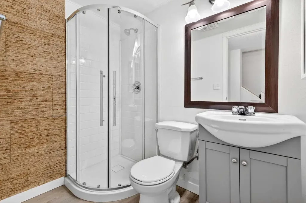 5615 1 Avenue SE Calgary AB T2A 5Z6