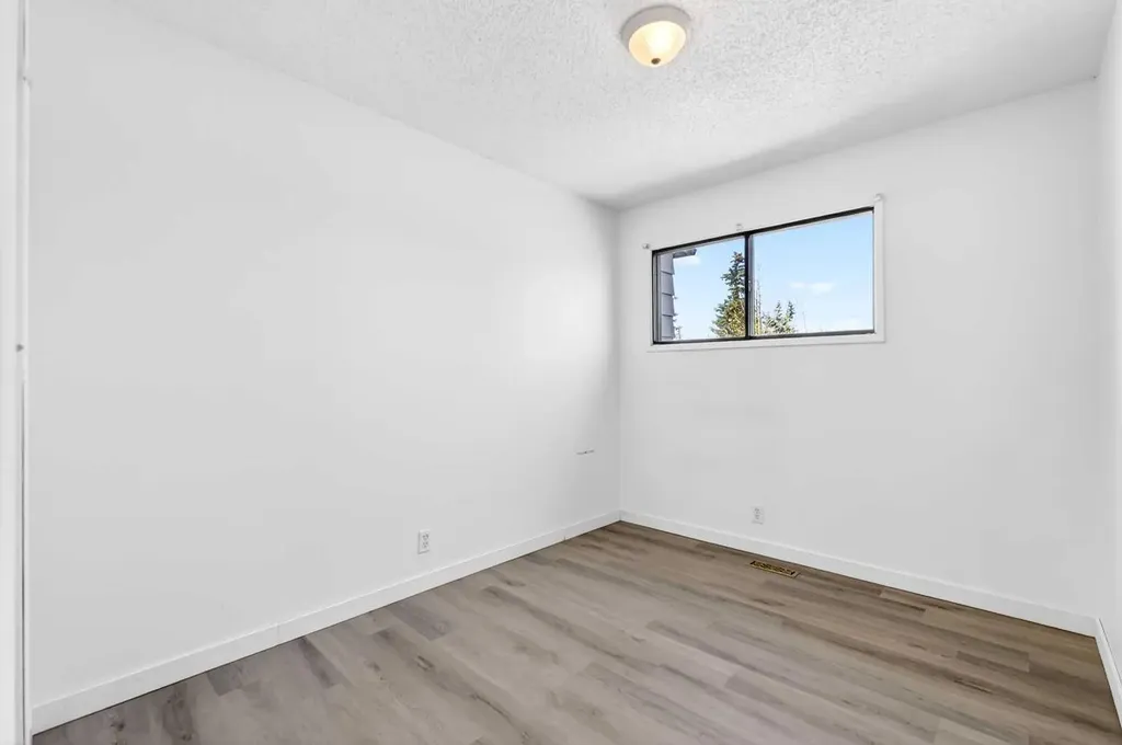 5615 1 Avenue SE Calgary AB T2A 5Z6