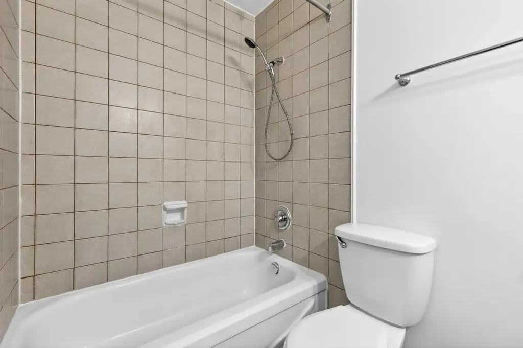 5615 1 Avenue SE Calgary AB T2A 5Z6