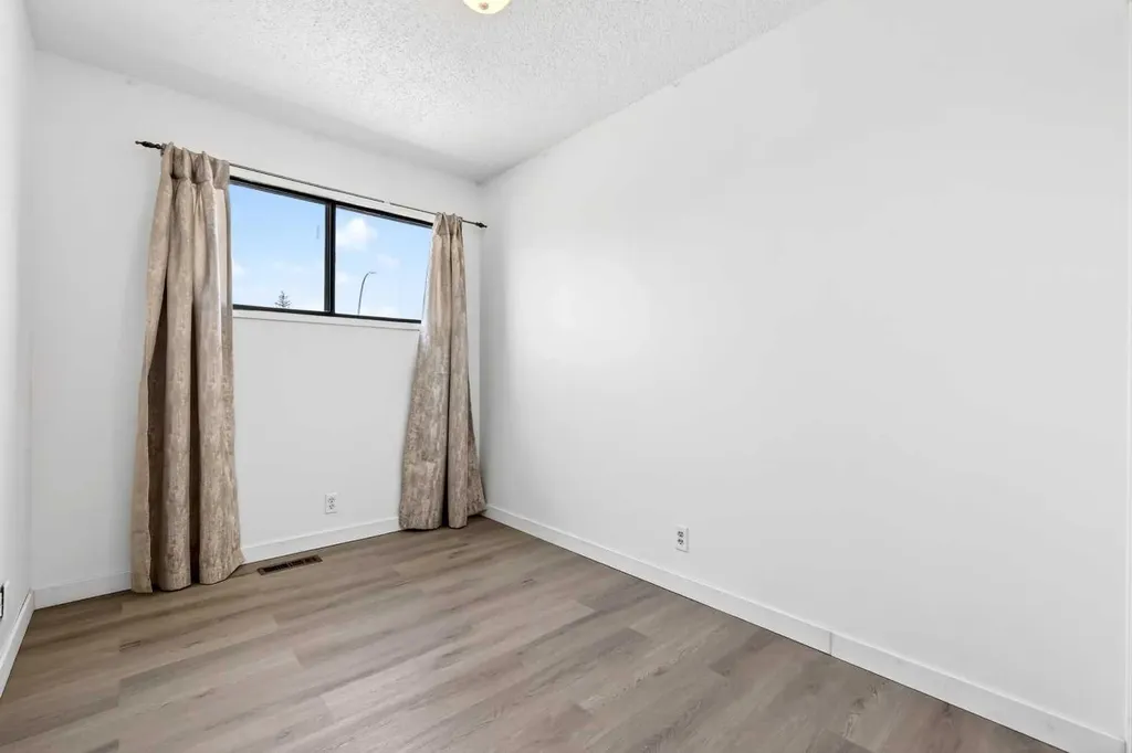 5615 1 Avenue SE Calgary AB T2A 5Z6