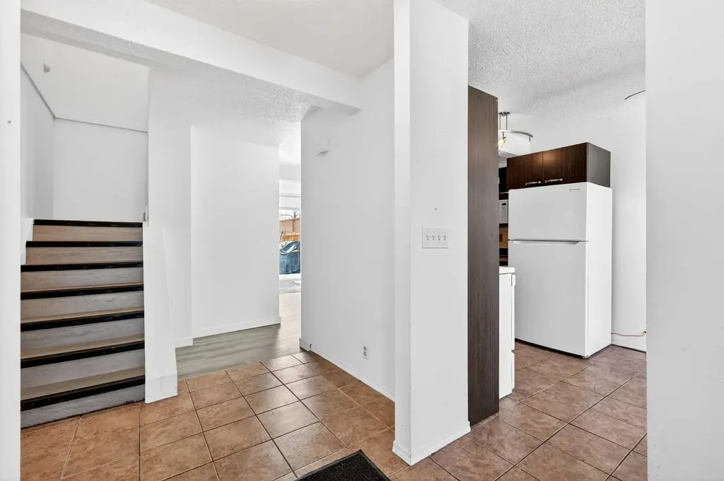 5615 1 Avenue SE Calgary AB T2A 5Z6
