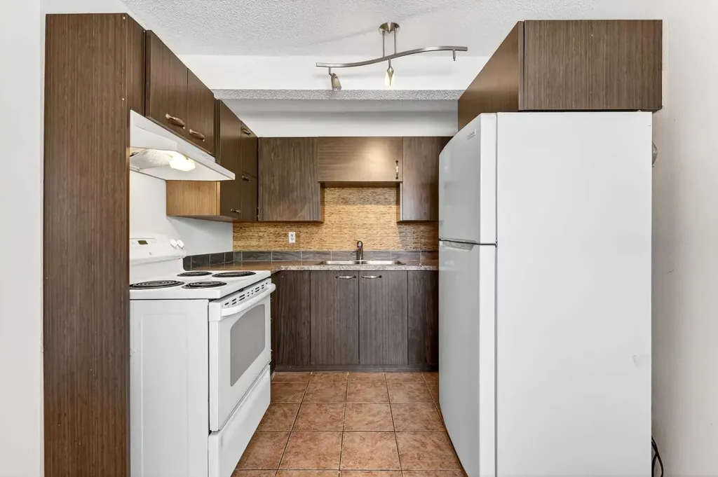 5615 1 Avenue SE Calgary AB T2A 5Z6