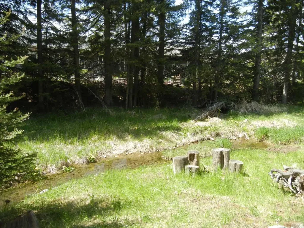 200 4 Avenue SW Sundre AB T0M 1X0