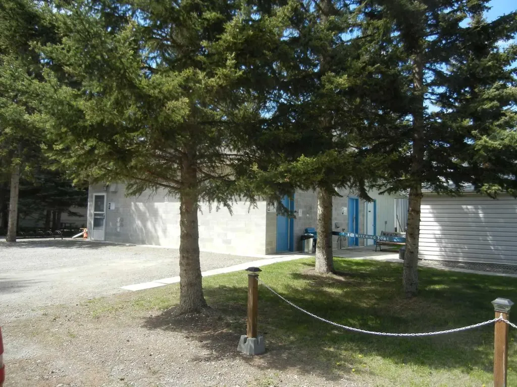 200 4 Avenue SW Sundre AB T0M 1X0
