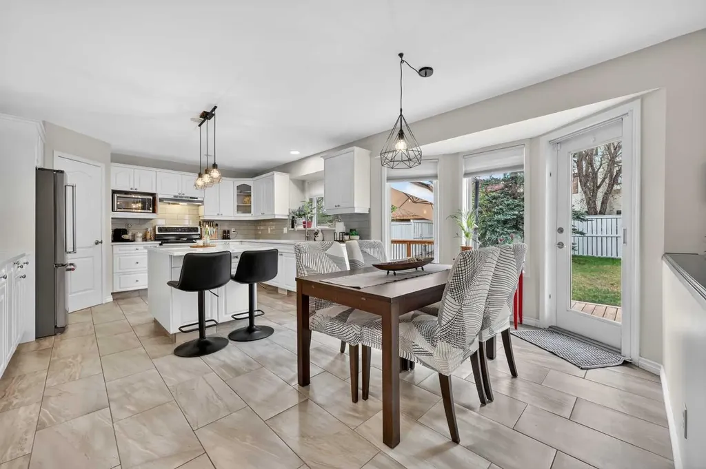 217 Mountain Park Drive SE Calgary AB T2Z 2L2