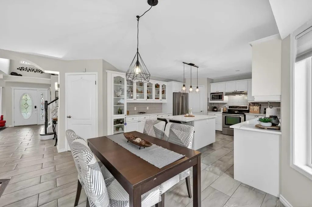 217 Mountain Park Drive SE Calgary AB T2Z 2L2