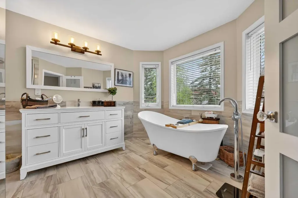 217 Mountain Park Drive SE Calgary AB T2Z 2L2