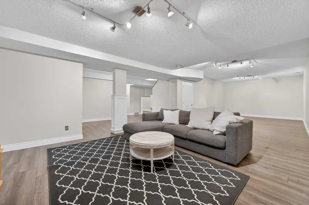 217 Mountain Park Drive SE Calgary AB T2Z 2L2