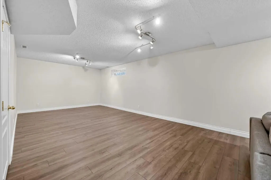 217 Mountain Park Drive SE Calgary AB T2Z 2L2