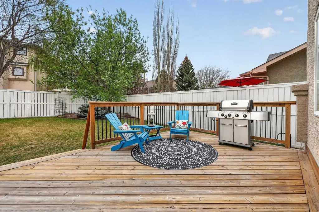 217 Mountain Park Drive SE Calgary AB T2Z 2L2