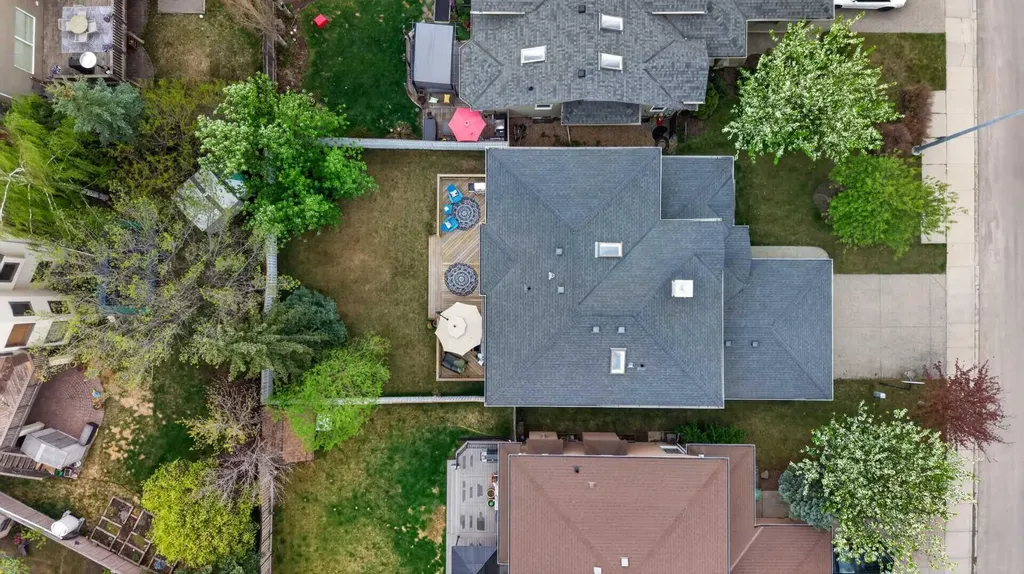 217 Mountain Park Drive SE Calgary AB T2Z 2L2