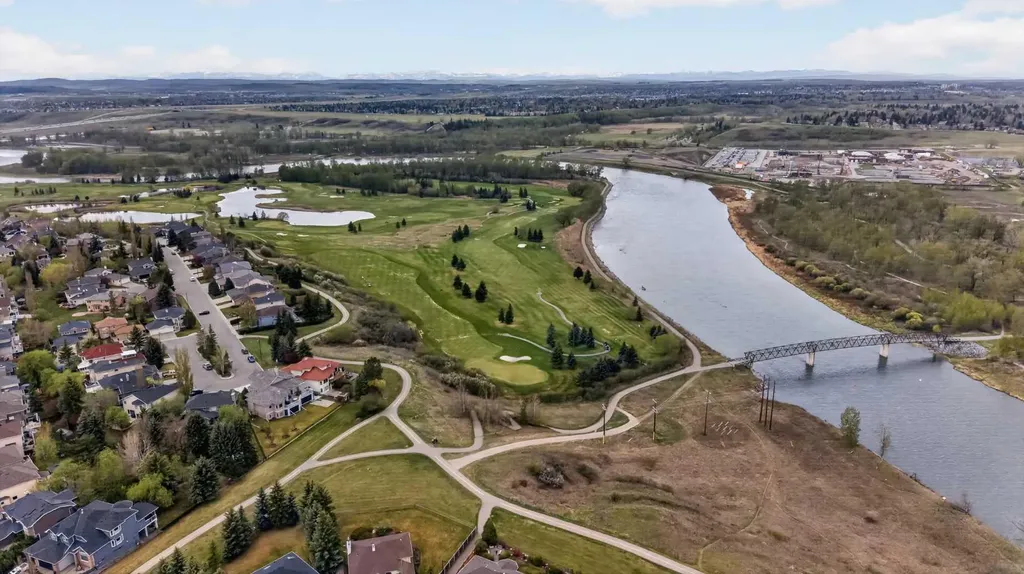 217 Mountain Park Drive SE Calgary AB T2Z 2L2