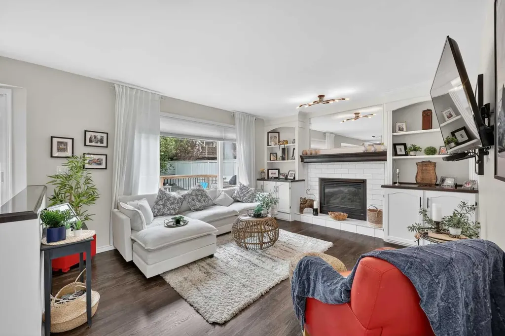 217 Mountain Park Drive SE Calgary AB T2Z 2L2