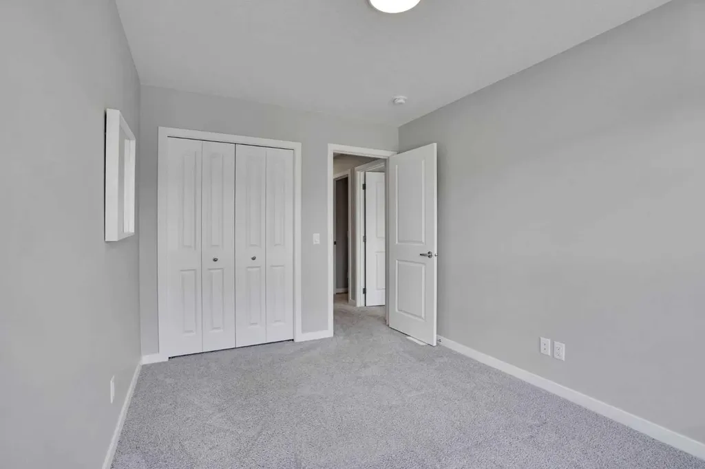 179 Lucas Heights NW Calgary AB T3P 1X4