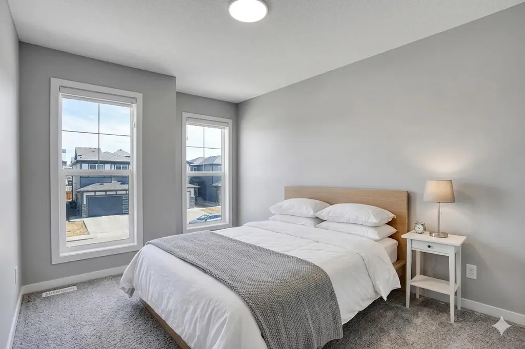 179 Lucas Heights NW Calgary AB T3P 1X4