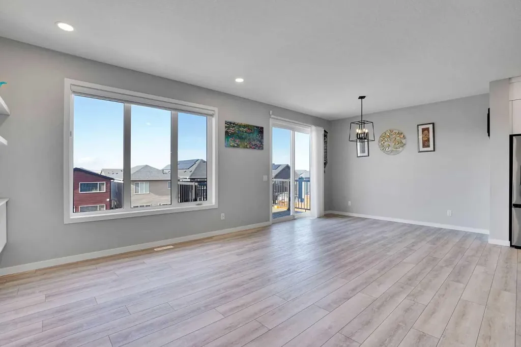 179 Lucas Heights NW Calgary AB T3P 1X4