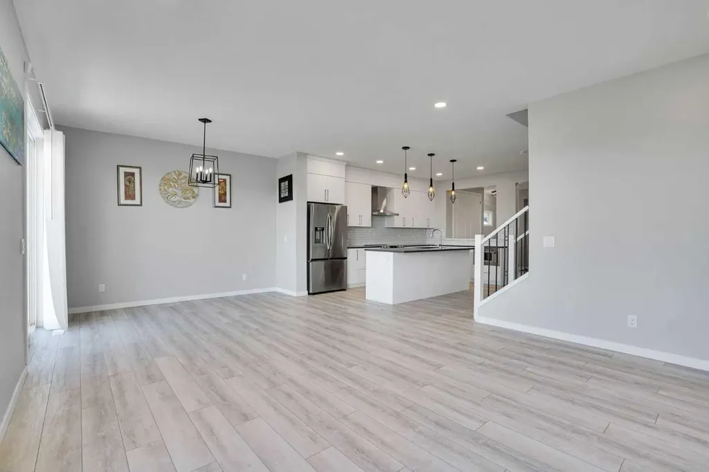 179 Lucas Heights NW Calgary AB T3P 1X4