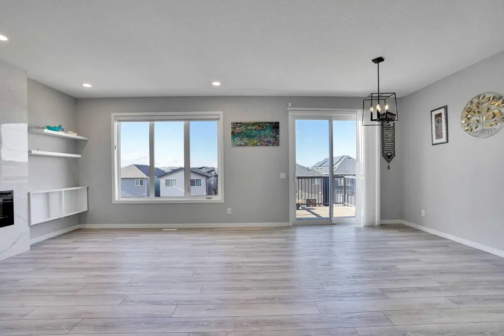179 Lucas Heights NW Calgary AB T3P 1X4