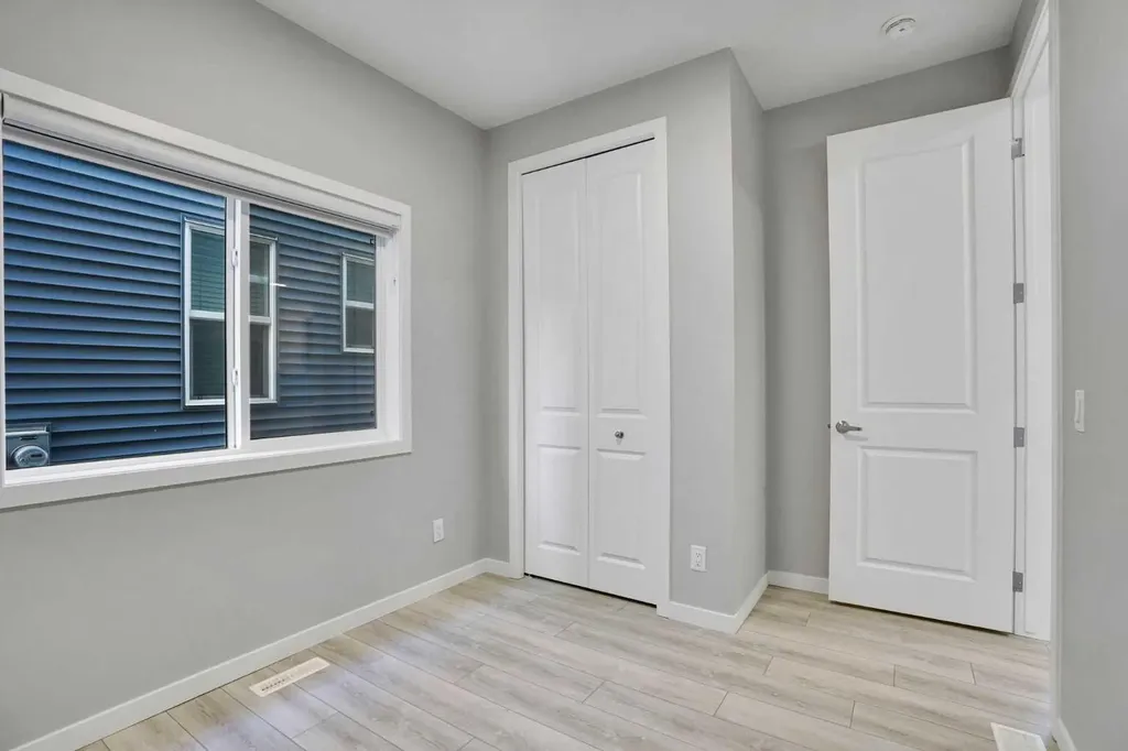 179 Lucas Heights NW Calgary AB T3P 1X4