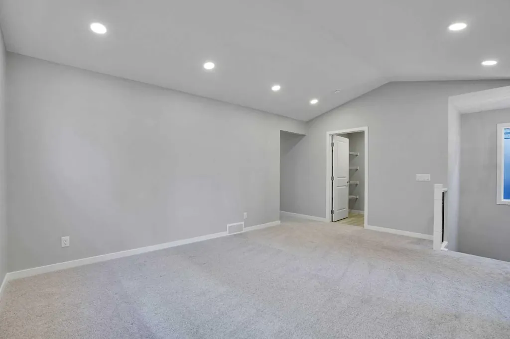 179 Lucas Heights NW Calgary AB T3P 1X4