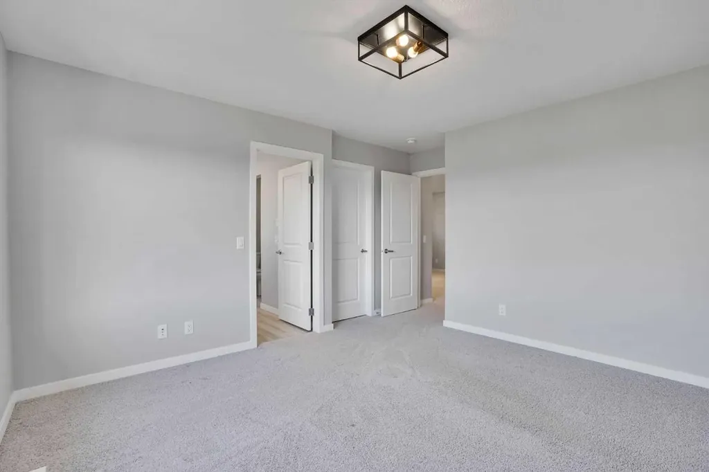 179 Lucas Heights NW Calgary AB T3P 1X4