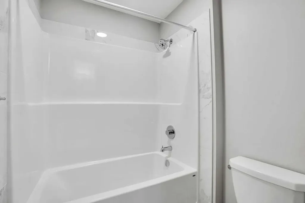 179 Lucas Heights NW Calgary AB T3P 1X4