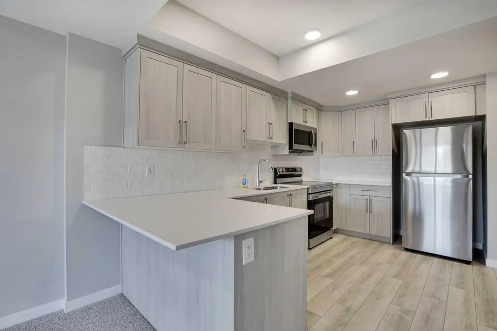 179 Lucas Heights NW Calgary AB T3P 1X4
