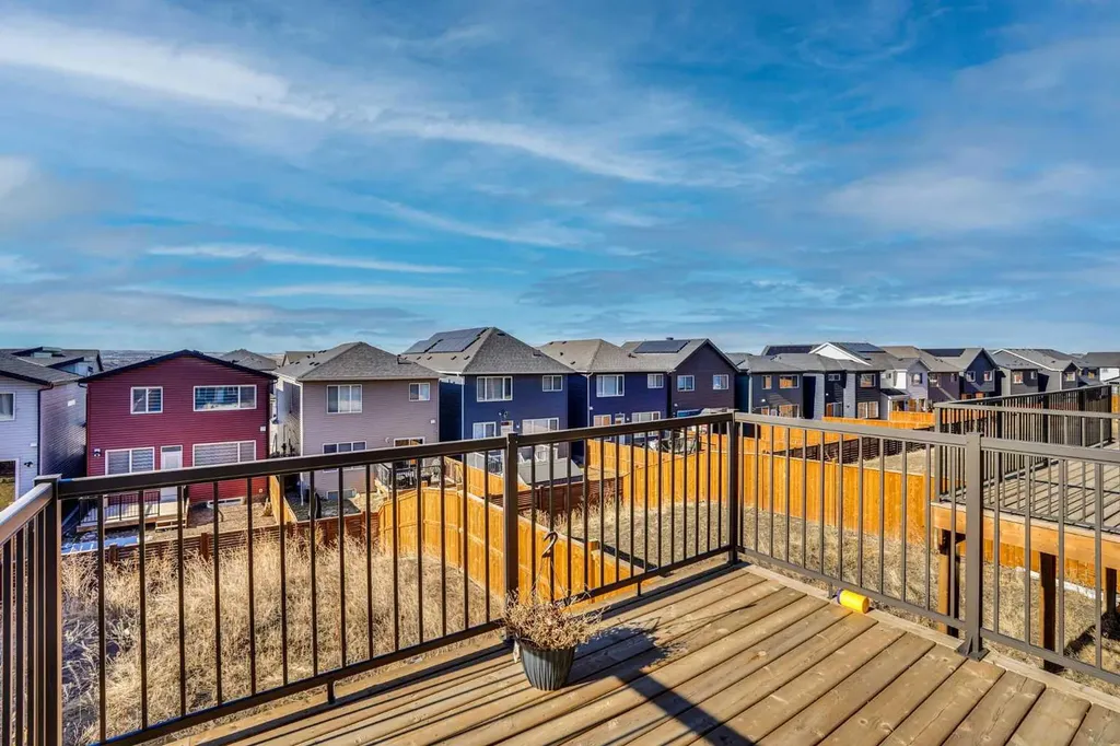 179 Lucas Heights NW Calgary AB T3P 1X4