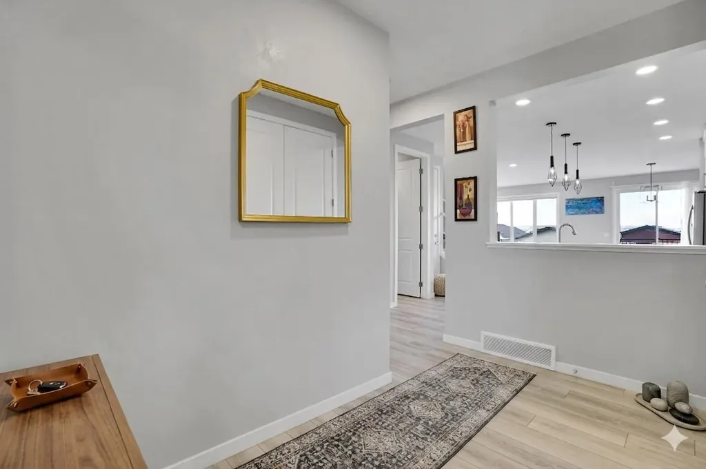 179 Lucas Heights NW Calgary AB T3P 1X4