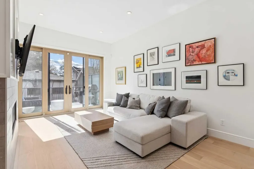 534 35a Street NW Calgary AB T2N 2Z9