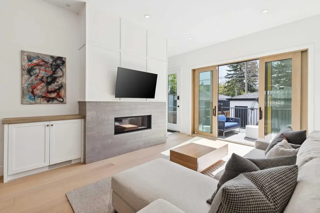 534 35a Street NW Calgary AB T2N 2Z9