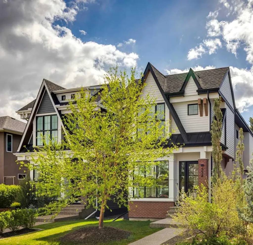 534 35a Street NW Calgary AB T2N 2Z9