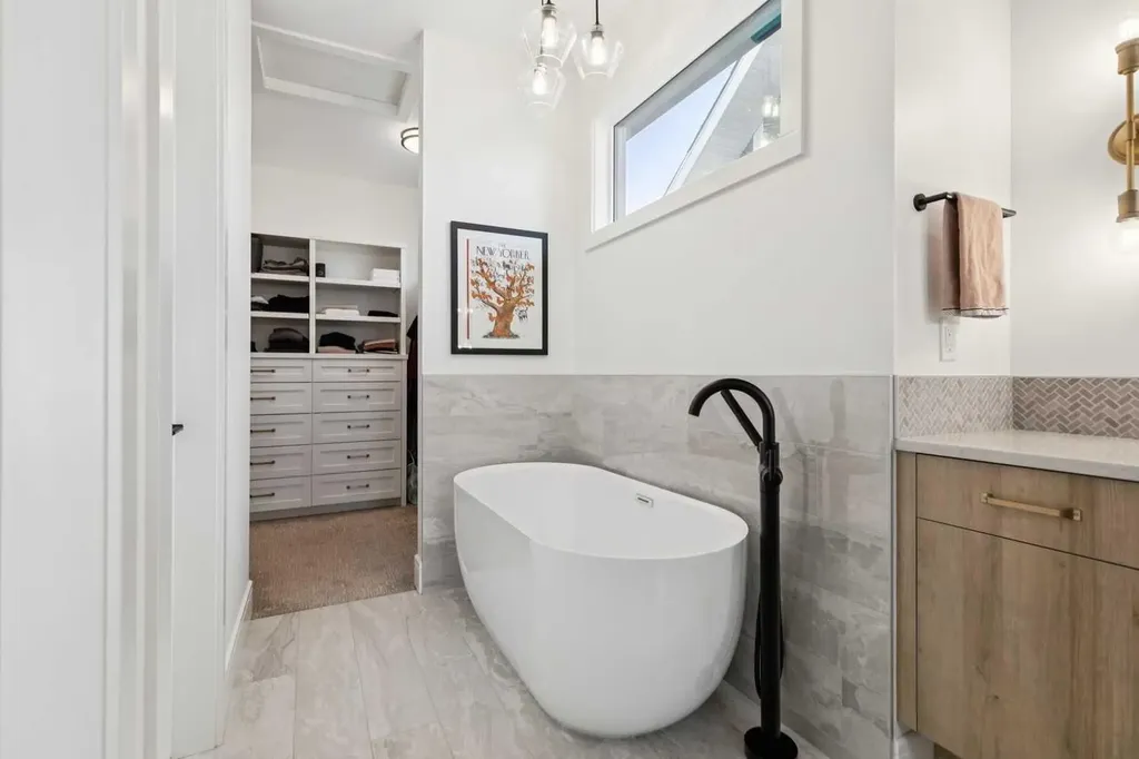 534 35a Street NW Calgary AB T2N 2Z9