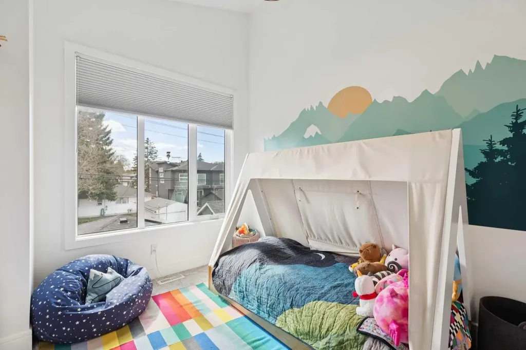 534 35a Street NW Calgary AB T2N 2Z9